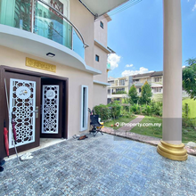 Terrace with 3 storey layout with full reno and extension. Move in con