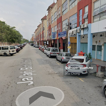Taman Bayu Perdana 3 storey Shoplot super worth to sell 