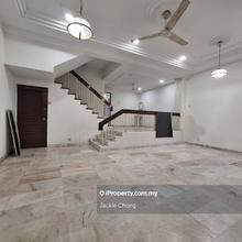 Renovated 2 Storey Terrace, Happy Garden
