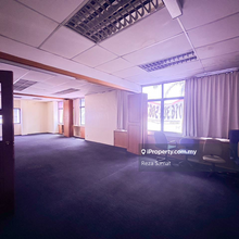 Glenmarie Commercial Shoplot Corner Unit Freehold facing busy road
