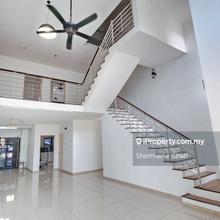 3 Storey link Terrace House with Double Volumn Ceiling,Bright Sunlight