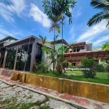 Beautiful Lake View Bungalow 