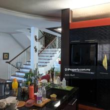 Big corner 3 sty Bungalow hse rm3.5 mil only