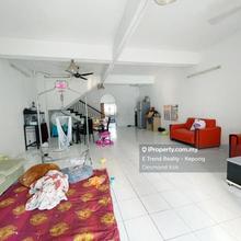 Terrace house for Sale