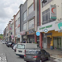 Ground floor shop for rent