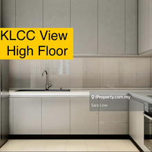 4 bedrooms with Twin Tower view and Private Lift! 