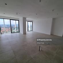 1509sf Golf and KL view, 3 carparks. Phase 2 unit with Defect Warranty