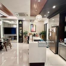 Reed Tastefully Renovated Endlot Unit With Extra Big Land Side & Back
