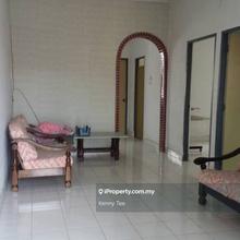 Single storey terraced house for sale