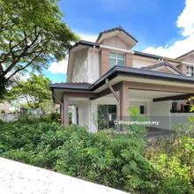 Limited Corner House, Gated & Guarded Area. 3km to Help University