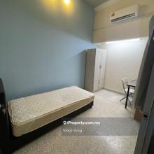 Room for Rent as Ss2 Petaling Jaya available Air-Cond, Wardrobe