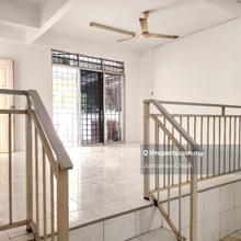 Prime Location! Walking Distance to Taman Tasik Taiping