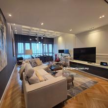 Beautifully renovated unit with open kitchen and walk-in wardrobe