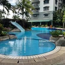 D'Haven Condo Renovated with Balcony Big Size 1581sf Kitchen Cabinets