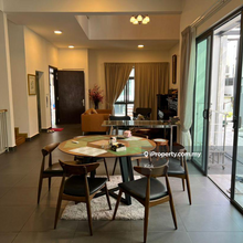 3.5 storey unit with private lift