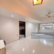 Unique Low Rise Duplex Townhouse - Quiet Condo Near Faber Tower Shops