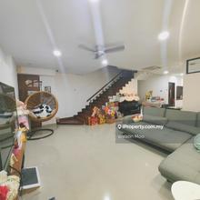 2.5 storey terrace house @ Renovated @ Good condition 