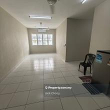 Apartment 3 bilik dengan 2 parkir di de palma, setia alam rm1,200 shj