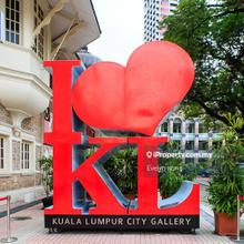 En Bloc suitable for own use as Hq