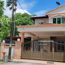 Corner house fully renovated 