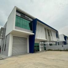 Cluster type factory located at matured Desa Cemerlang for sale
