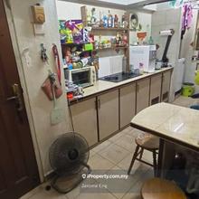 Walking distance to markets, All Season Place and grocery stores