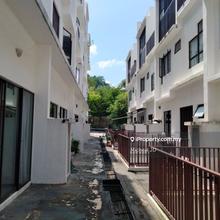 Embun Kemensah has modern features super link with lift.