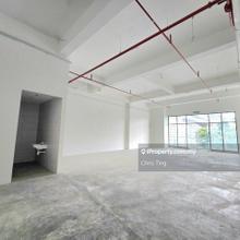 High ceiling Ampang Shop lot for rent (Facing Main Road) ready move in
