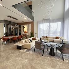 Exclusive Hilltop Bungalow