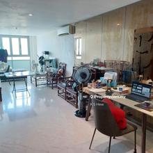 Renovated unit,high floor,airy and nice view,corner lot,1163sf,