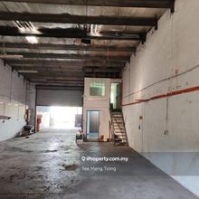 Mount Austin 1.5 storey factor, warehouse for rent