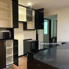 Newly refurbished unit near mid valley 