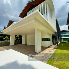 Strictly security 3 storey bungalow with canal view garden