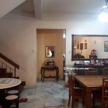 2.5 Storey superlink house for rent 