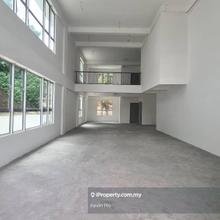 Old klang road front road facing brand new shoplot, 5 min to midvalley