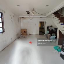 2 storey house @ Freehold @ End lot with 5ft land @ Facing garden