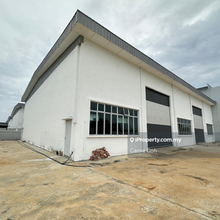 Single storey detached factory cw 3 storey office @ iks angkasa nuri