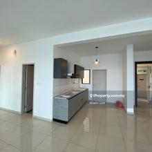 Waterside Residences Rare Unit High Floor with Unfurnished Condition