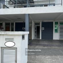 Upper Unit Townhouse Simfoni Perdana. Selling Urgently.
