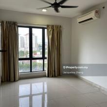 2 Rooms, 2 bathrooms, univ 360 place, upm, mrt, corner unit