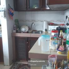De Rozelle with partially furnished unit