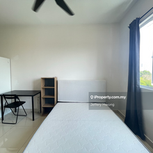 Regina Usj 1 Master Room for Rent