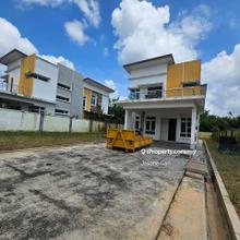 2 Story Bungalow Near Cheng Lotus Gated Guarded Can Upgrade Furnishing