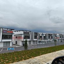 Many Klinik , Restaurant , Speedmart 99 Open Here