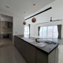 Good view, high floor, preferred layout, bright and airy, must view!