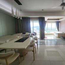 High floor with greenery view convenient location 