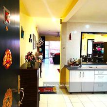 Freehold, walking distance to Publika, spacious layout, well kept