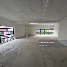 Sri Hartamas corner shop office level 3 , got lift