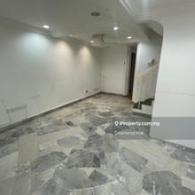 Fully extended,big balcony,more parking 