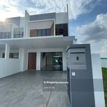 2 storey landed home connected to nature